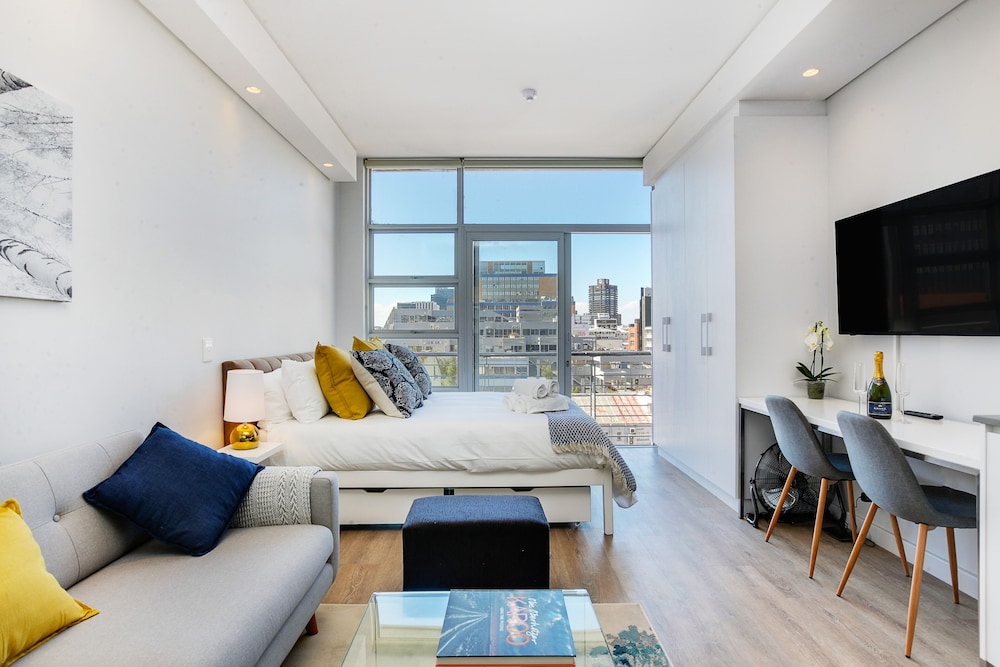 Trendy NY Style Apartment S1 view 2