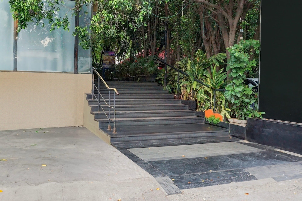 Premium Room Near Pataleshwar Temple, Pune