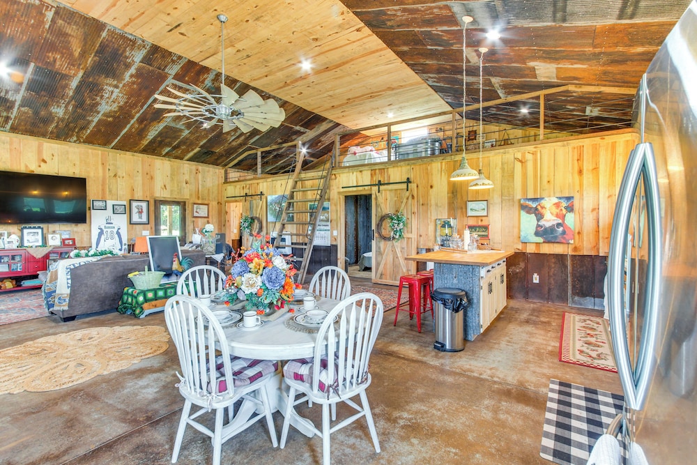 BBQ Ready: Farm-style Kinston Hideaway w/ Pool