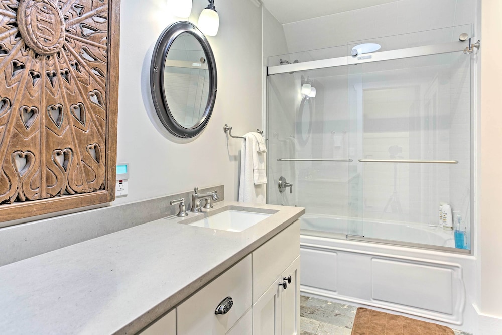 Enchanting Tryon Home w/ Hot Tub  14 Mi to Tiec! - Property Image 4