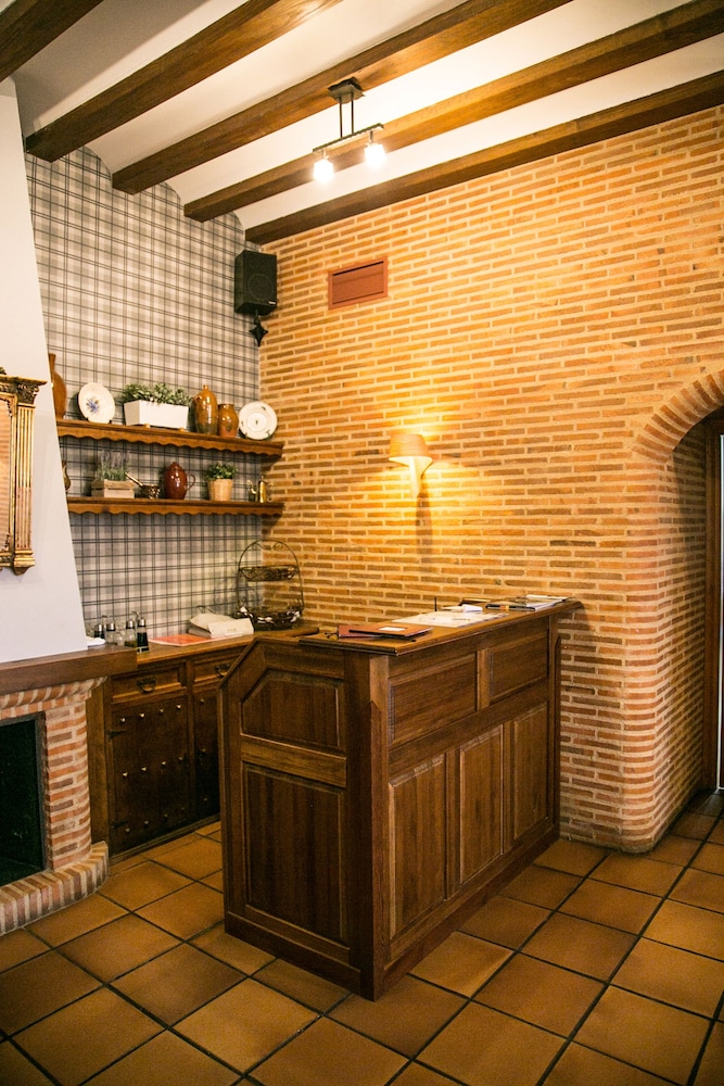 Hotel Restaurante Quintanares - Property Image 88