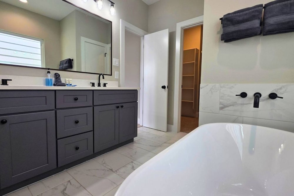 Comfy 3BR Mins to TMC NRG