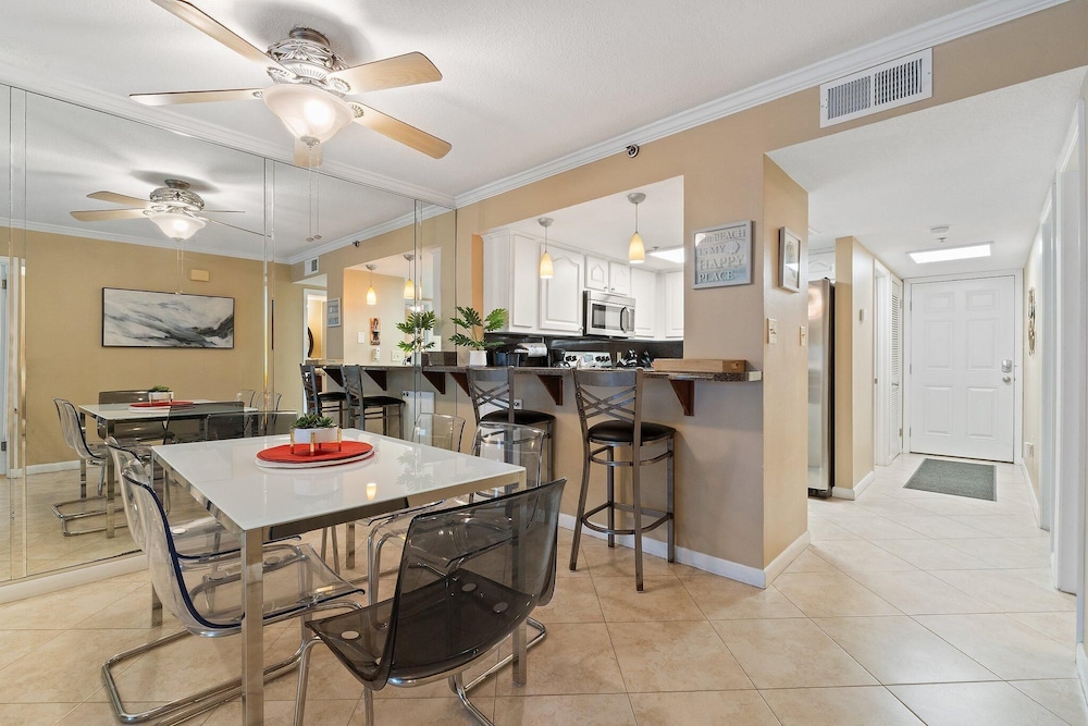 Ocean Breeze East 703