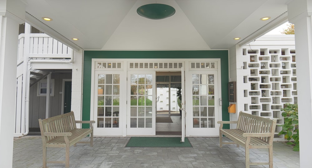 East Hampton House Resort