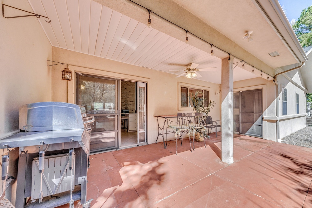 Charming Home w/ Patios, Near Ruidoso Downs Casino view 2