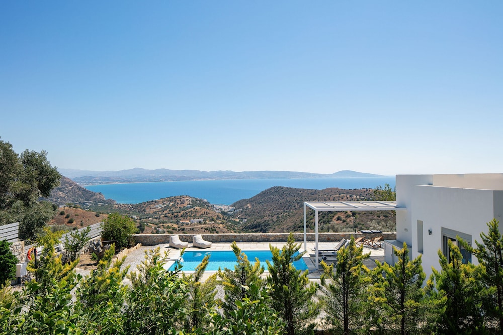 Evgoro Villas