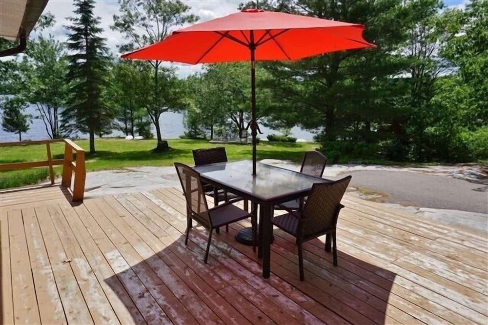 432 Weslemkoon Lake 4 Bedroom Cottage