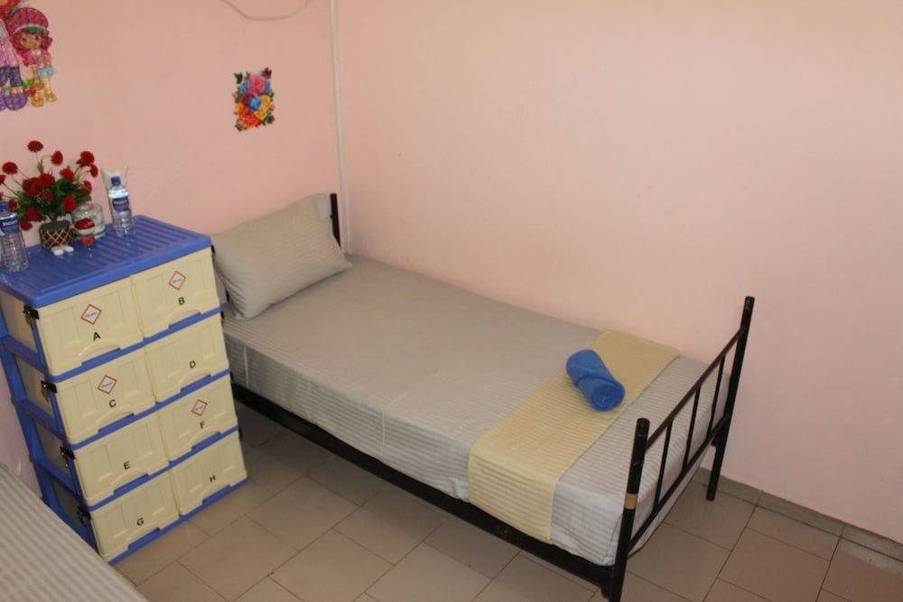 A4 Residence Colombo Airport - Hostel