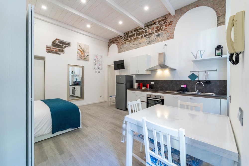 Modern Apartment in Via Carloni by Wonderful Italy