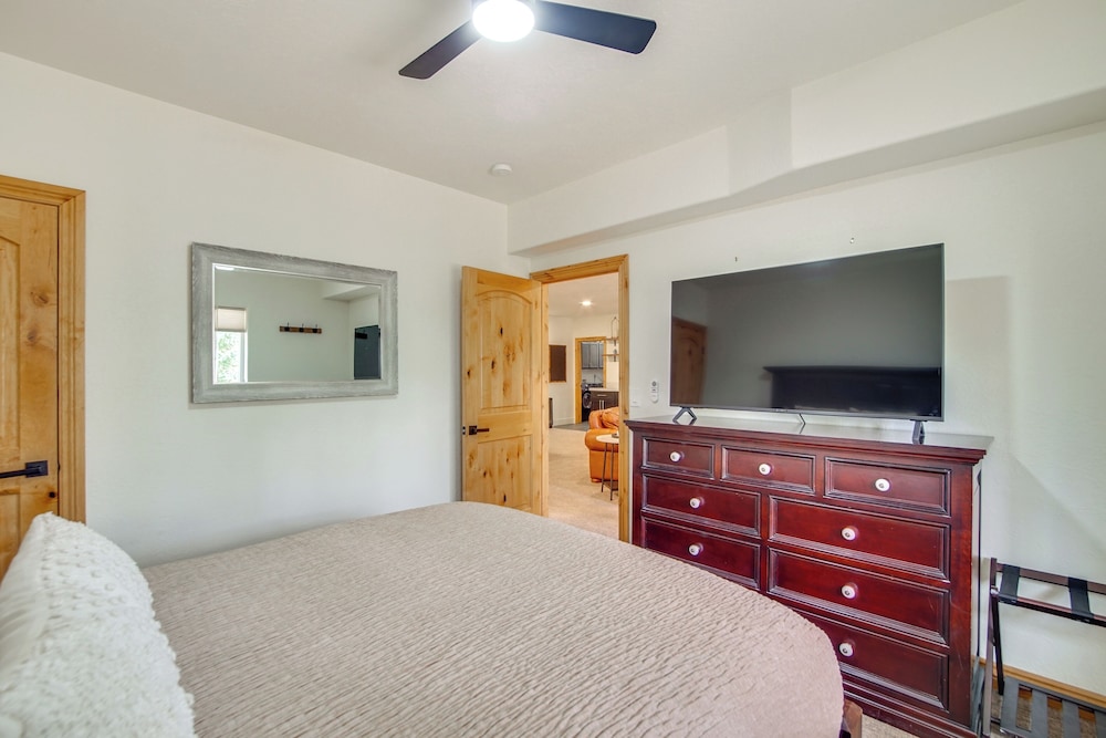 Hot Tub, Game Room! 3-story Brian Head Home