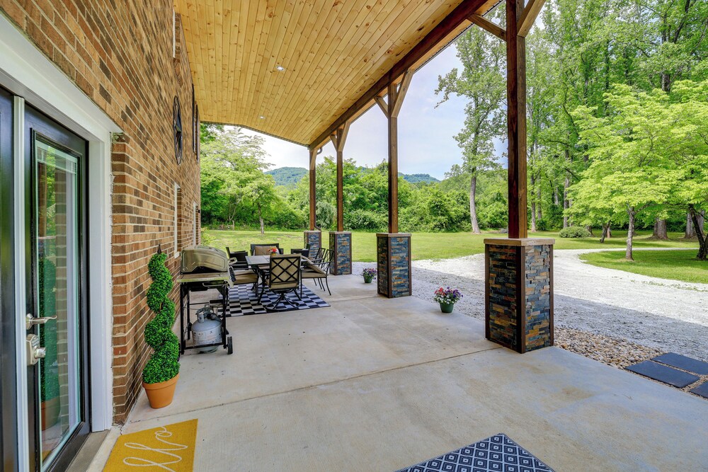 Creekside Retreat w/ Mtn Views in Lambsburg!