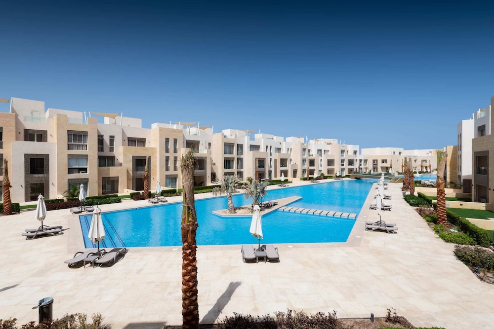 Xuru Stays I Homestyle 3BR Penthouse Pool & Beach View
