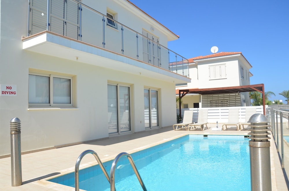 Athena Beach Villa