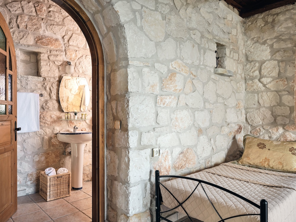 Diamond Suites