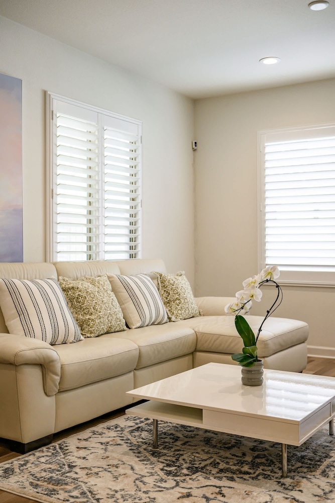 Comfort Style Home Near the Airport