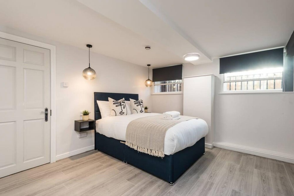 Host Apartments Seel St Townhouse Apt I