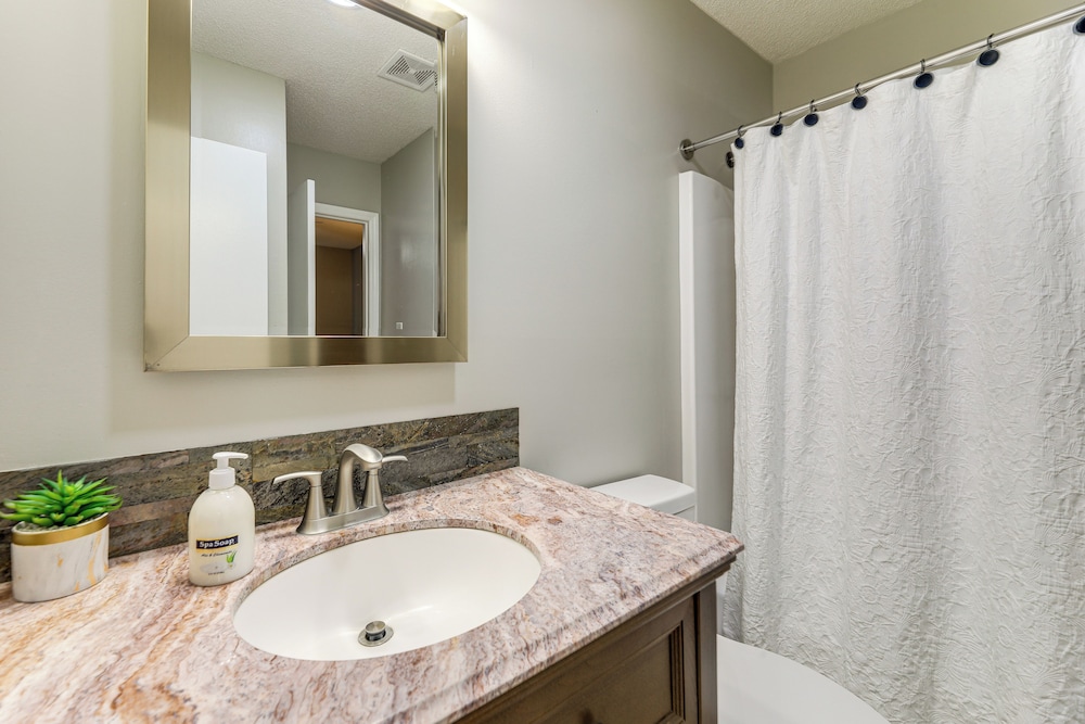 Jacksonville Home By Camp Lejeune, Beaches & More!