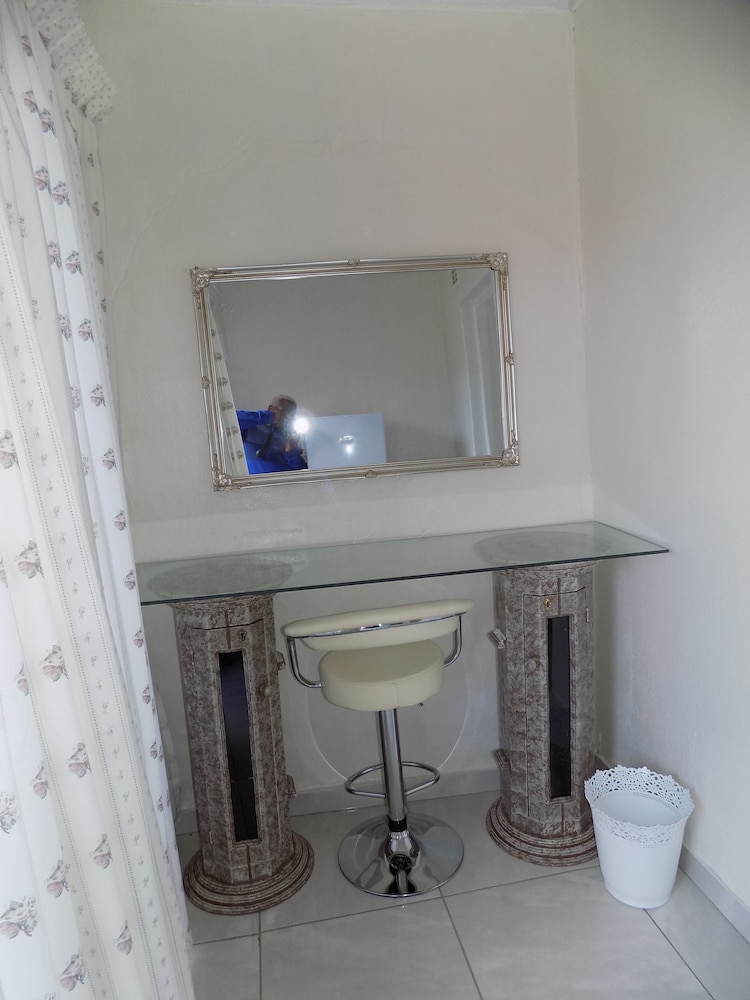 Joezebel Guest House