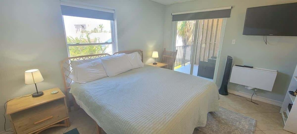 2 Levels Pool Near Beach 2 Patios 2 Bedroom Apts