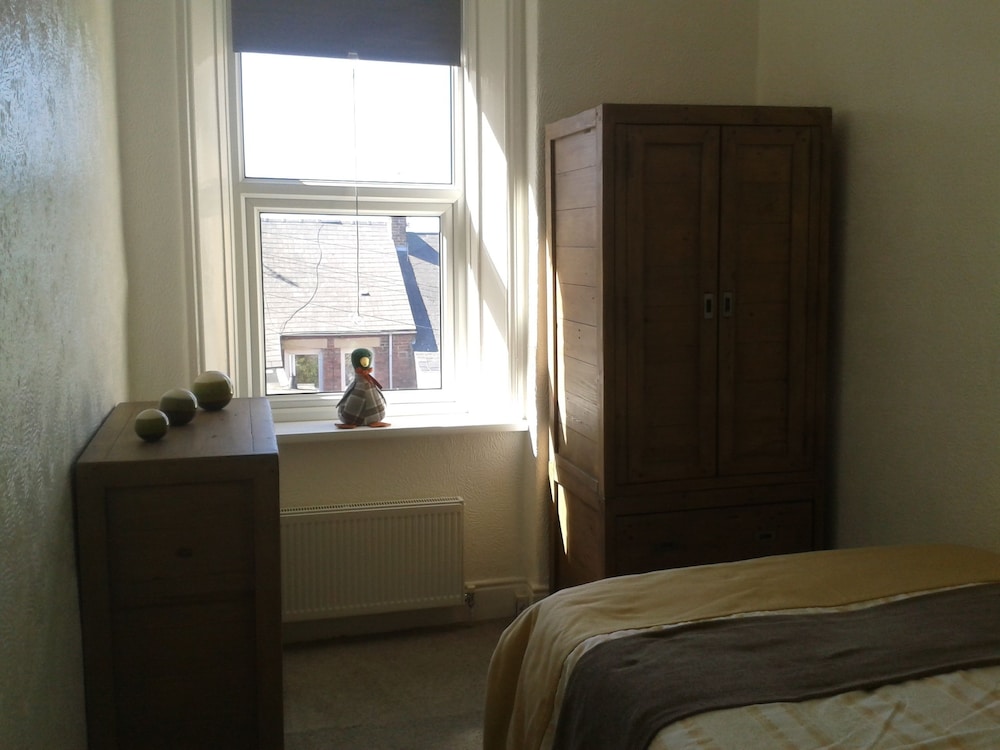 Avenue Road view 5