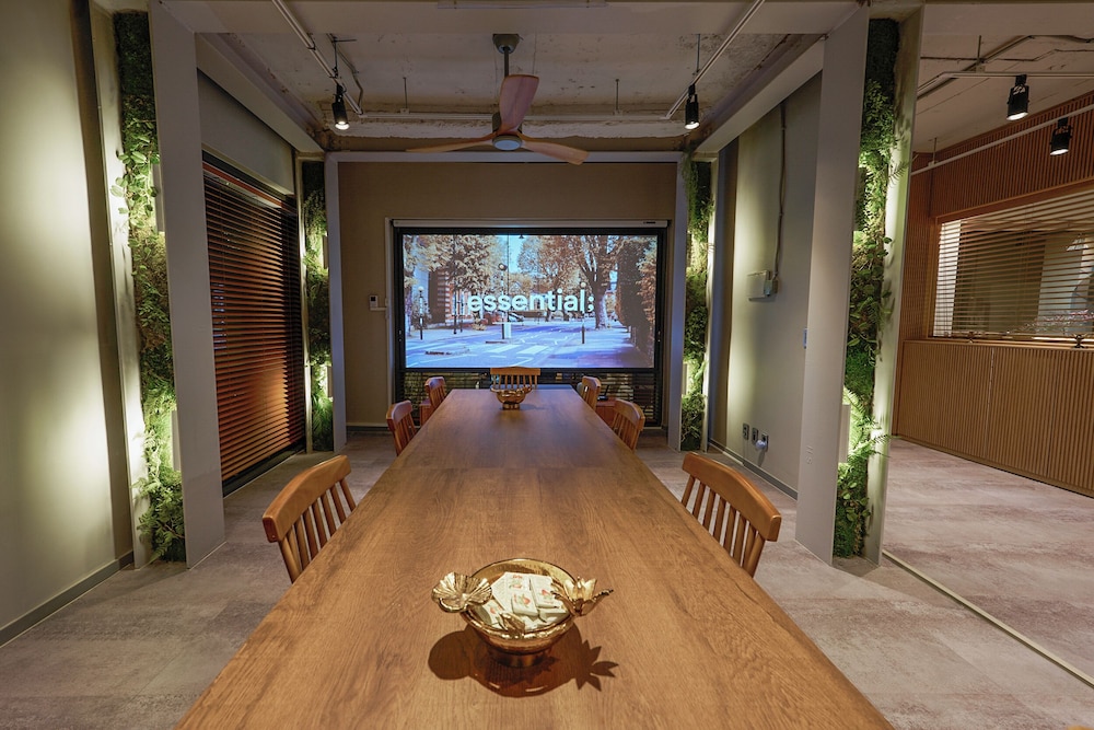 L9 Tailor Serviced Home near Hongik Univ