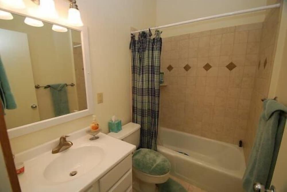 Red Fox Town home 3 Bedroom Apartment by Key to the Rockies