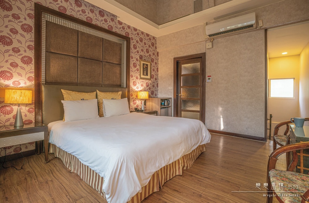 Regale Villa Hotel