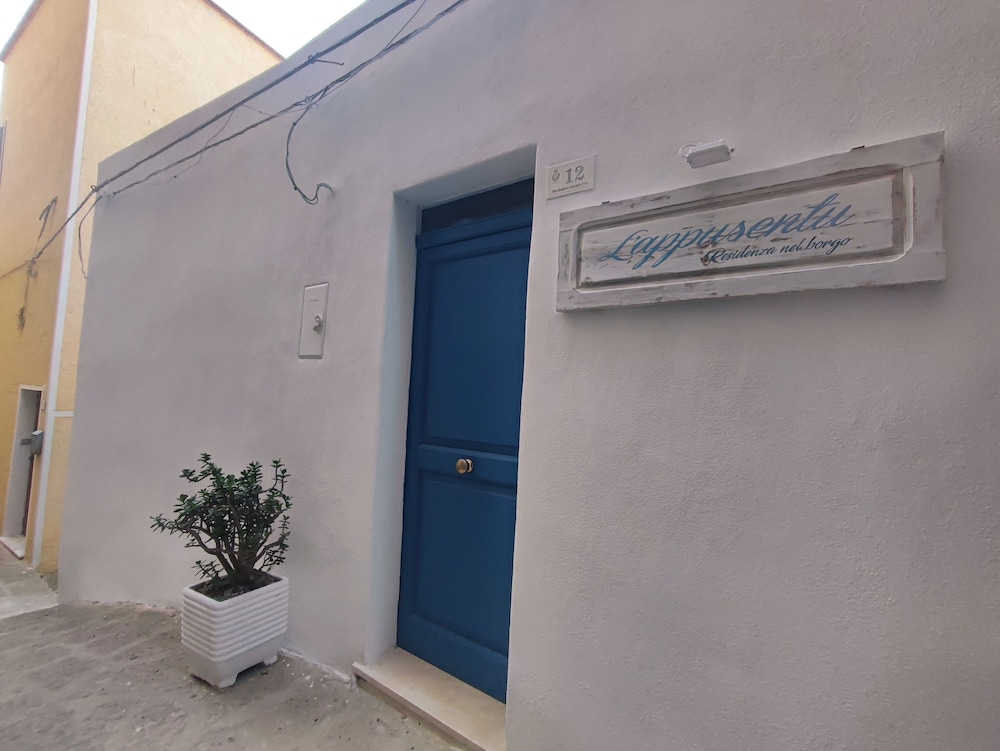 Room-l'appusentu in the Historical Cente