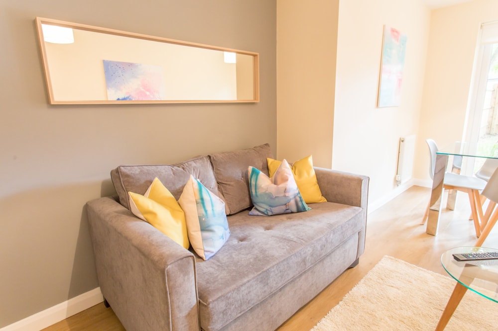 Oxford Vacations - Razia Apartments - Property Image 23