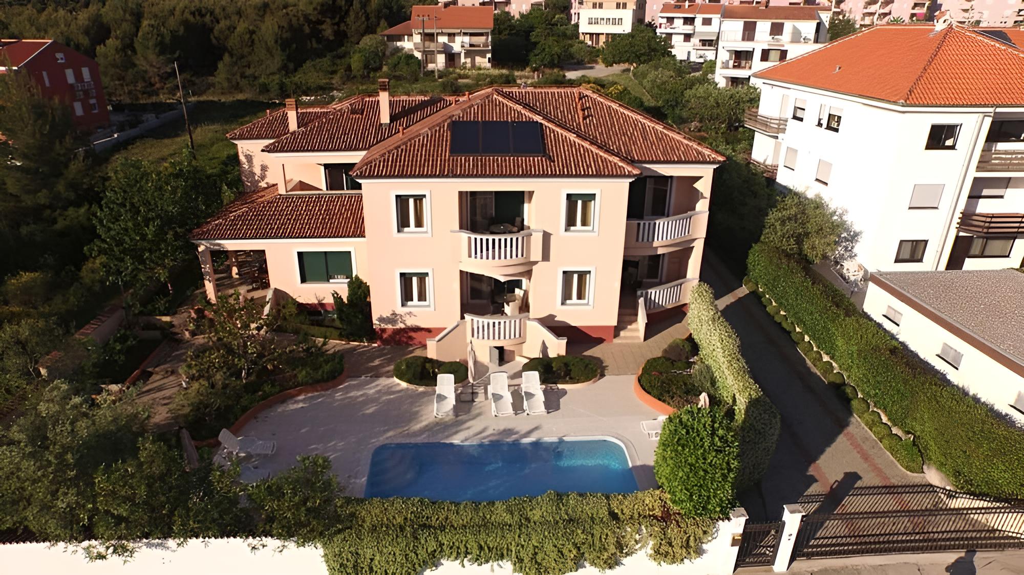 Eddie - Great Location & Comfor - A4 view 4