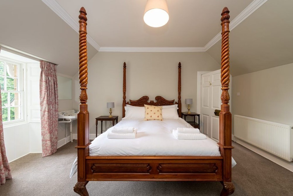 Cranstoun Riddel - Magnificent 6 Bedroom Property view 4