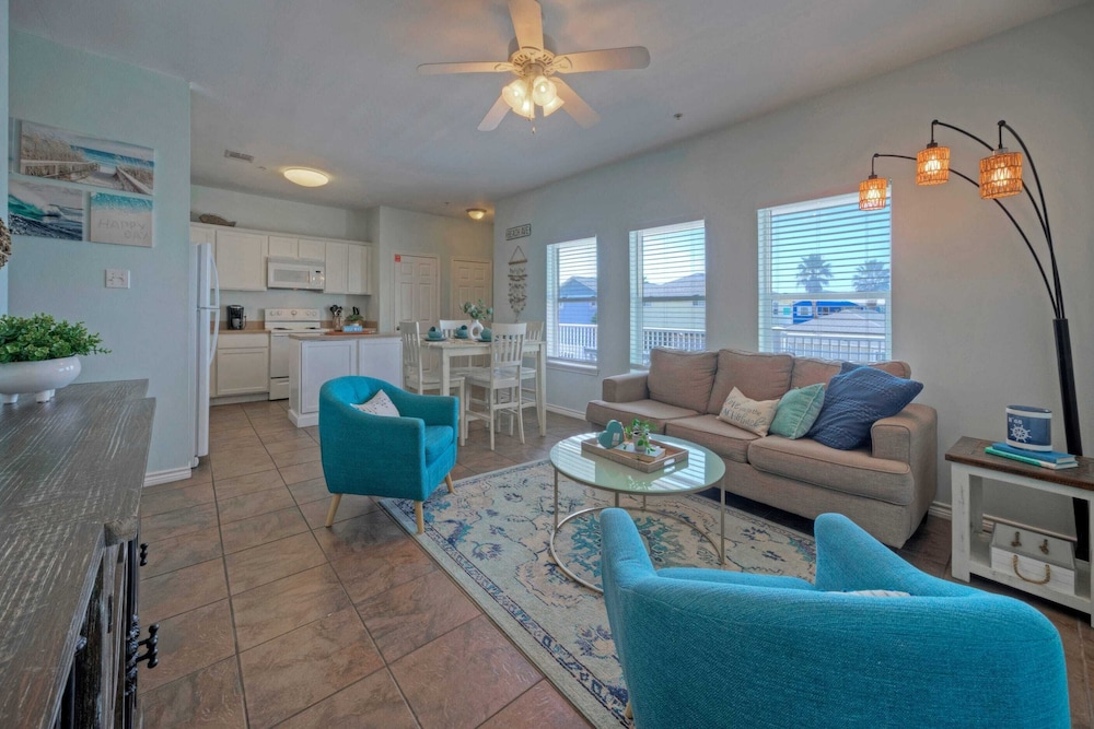 9 Costa Bahia Condos Sleeps 48 + Pool Minutes to the Beach