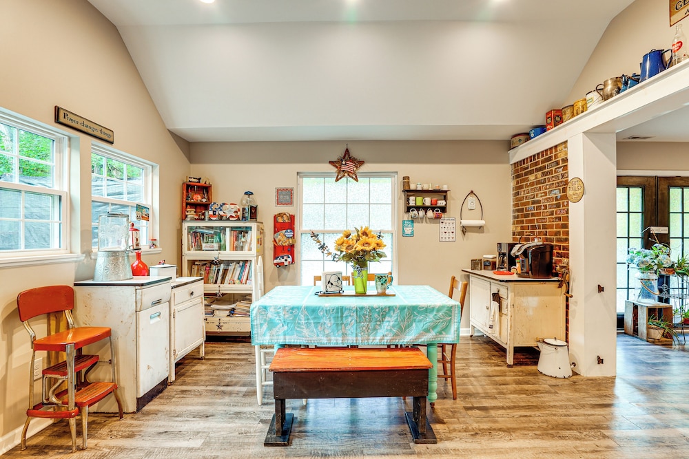 Otter Creek Rec Area On-site! Serene Family Home