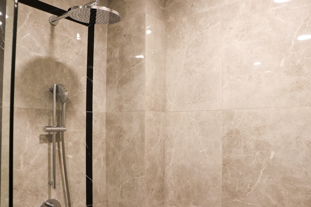 Nice And Elegant 1Br Apartment At Arumaya Residence
