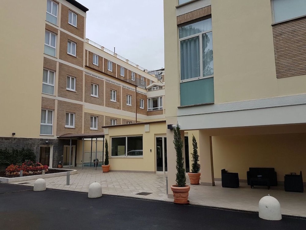 Vatican Area - Hotel Holiday Rooms