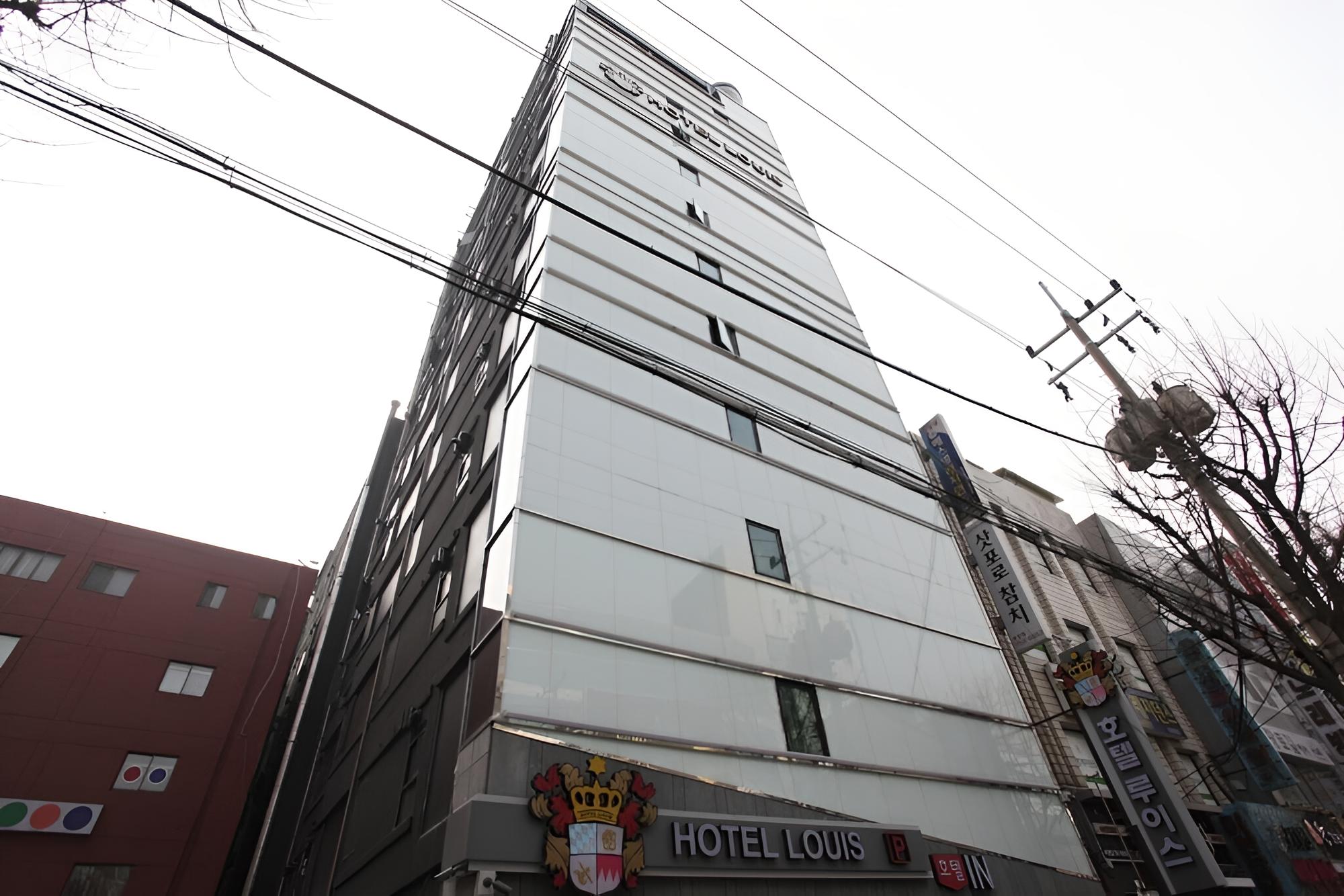 Sengnam Moran Louis view 5