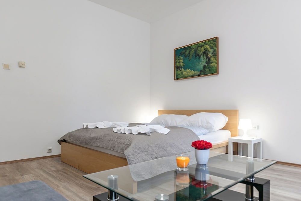 Sweet 2BR Apt Prime Vienna Spot