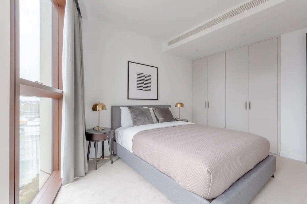 Luxurious 3 Bedroom Flat by the River Thames - Vauxhall