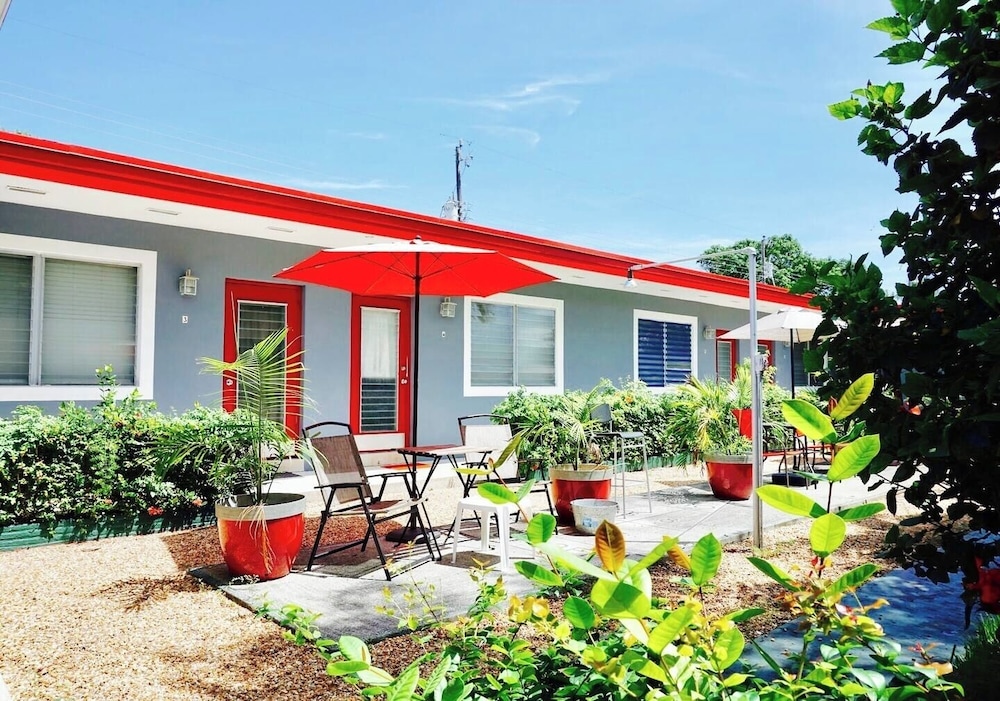 Cozy 2BR in Hollywood FL Pet Friendly
