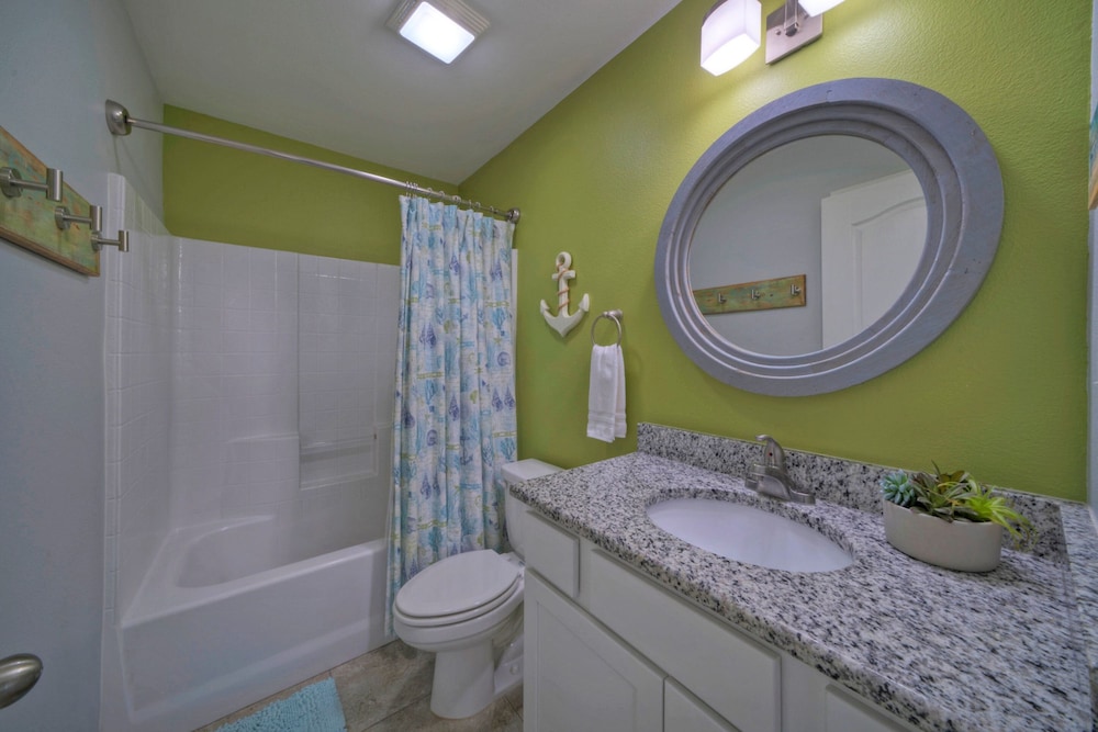 Laid Back Lime by Avantstay Near Beach w Pool Complimentary Pool Warmer