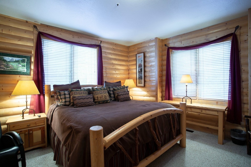 Comstock Lodge at Deer Valley Resort - Two Bedroom Condo with Hot Tub #101 2 Condo