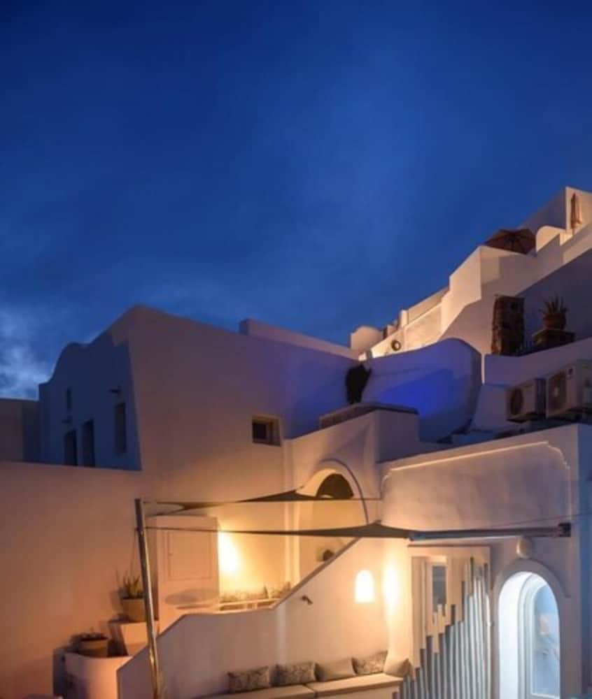 Hotel Zenith Blue Traditional Houses