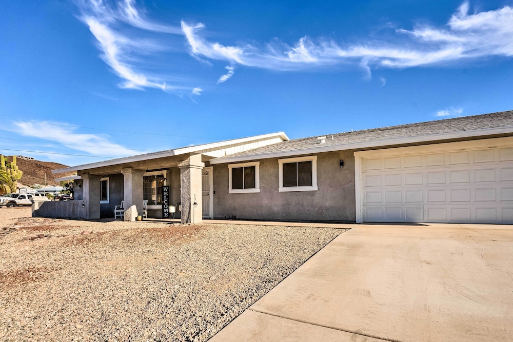 Hot Tub & Lake Views: Lake Havasu City Oasis view 4