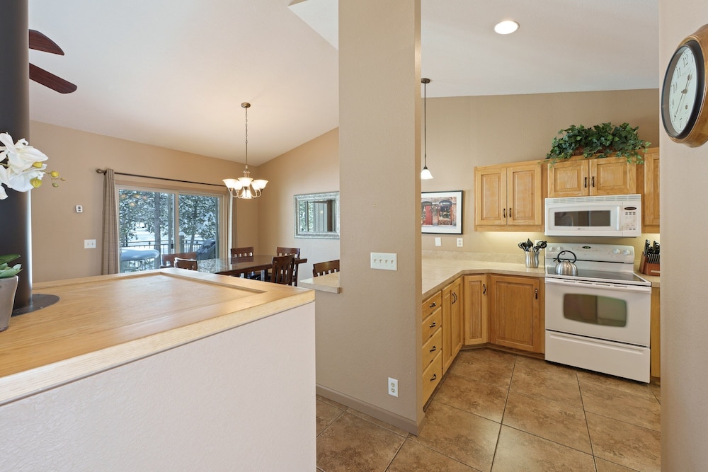 8 Umpqua Ln 4 Bedroom Home