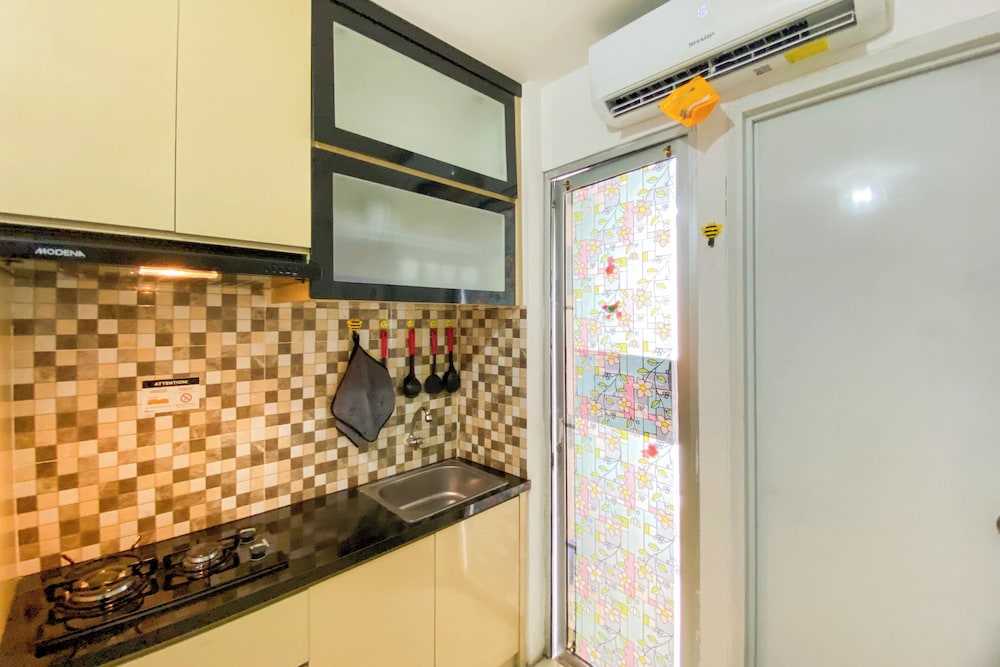 Comfort Living And Modern 2Br At Bassura City Apartment