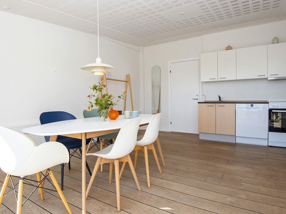 Apartment With Shared Kitchen in Vederso