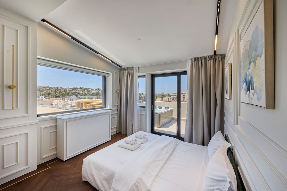 Ermou 99 Intelligent Private Suites