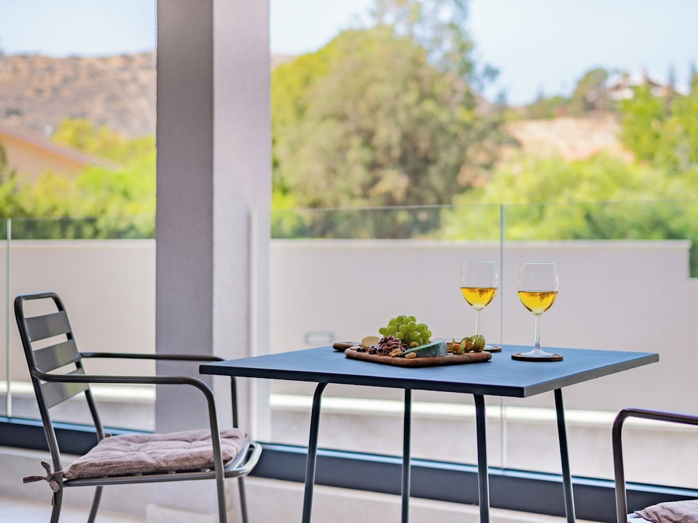 Sanders River Plaza Limassol Apartment