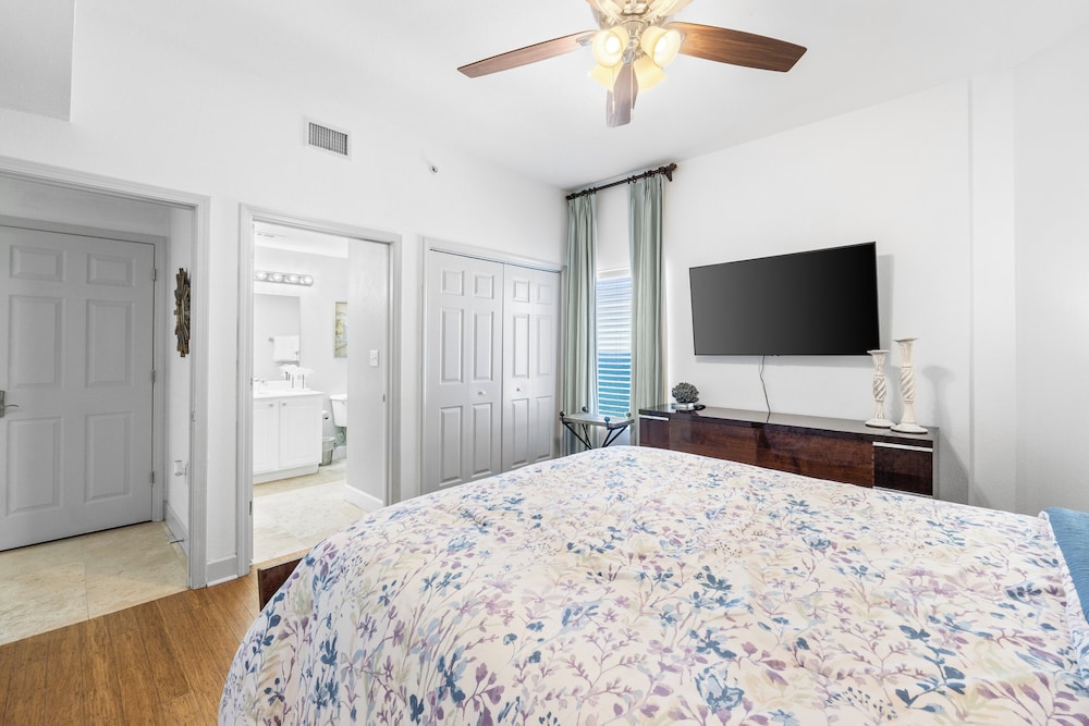 Tidewater by Book That Condo