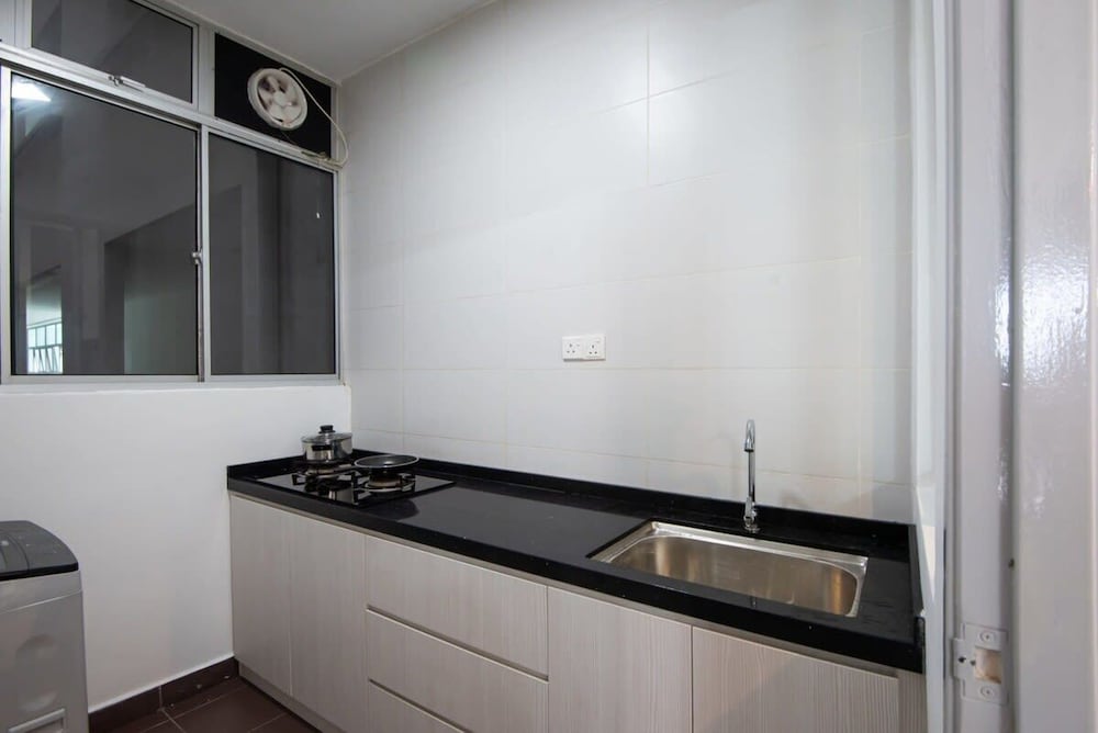 Bright & Modern 3BR Suite, Free Parking